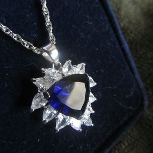 BRILLIANT FAUX BLUE SAPPHIRE PENDANT NECKLACE